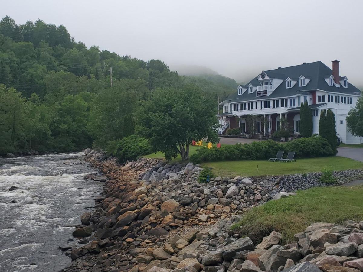 Motel et Suites B La Gentilhommière Vue sur Mer Saint-Siméon Esterno foto